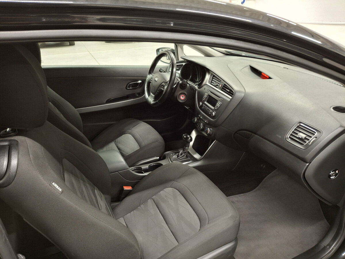 Б/У Киа Сид 2015 года. Фото: #10