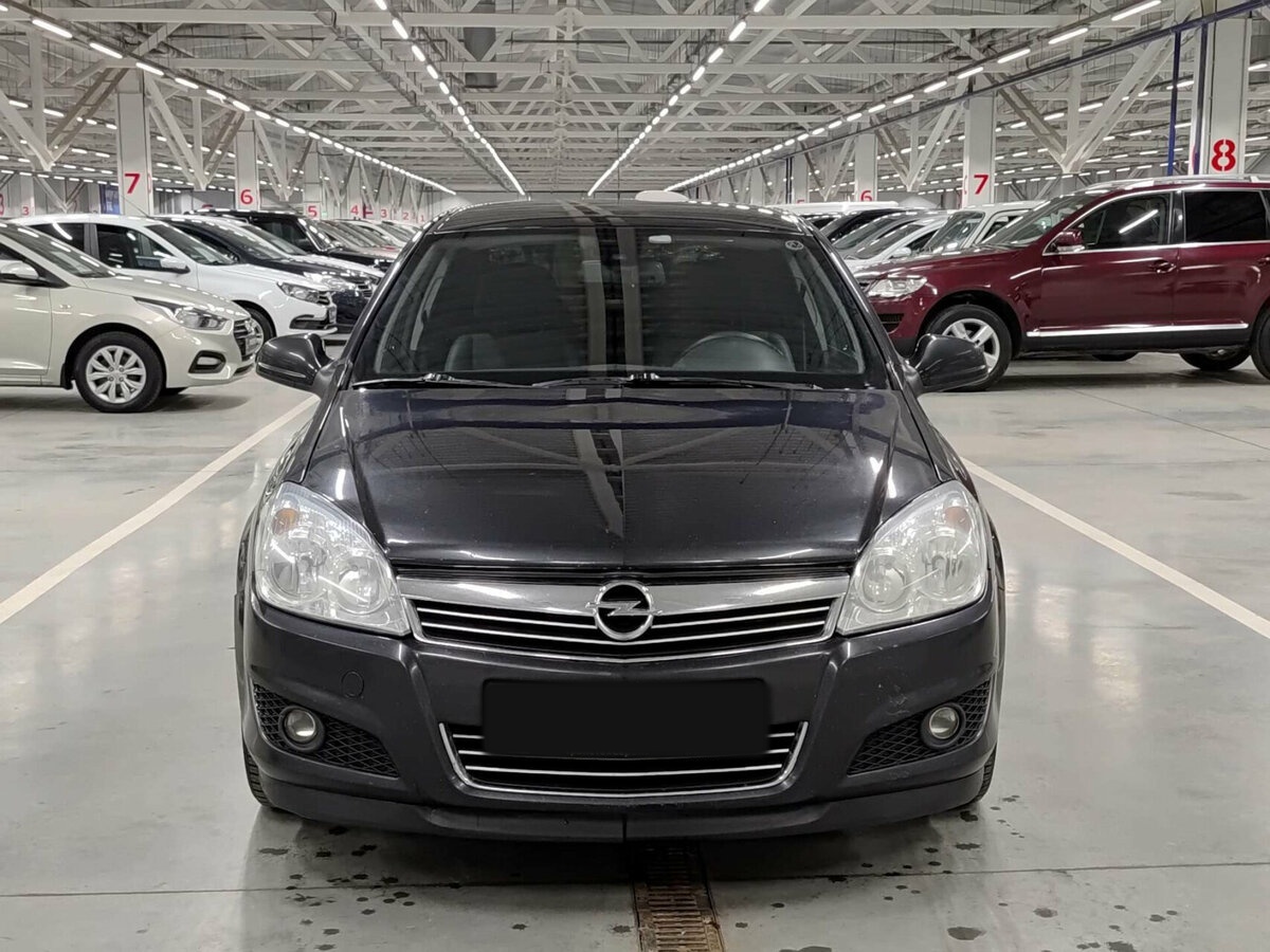 Б/У Опель Астра 2012 года. Фото: #1