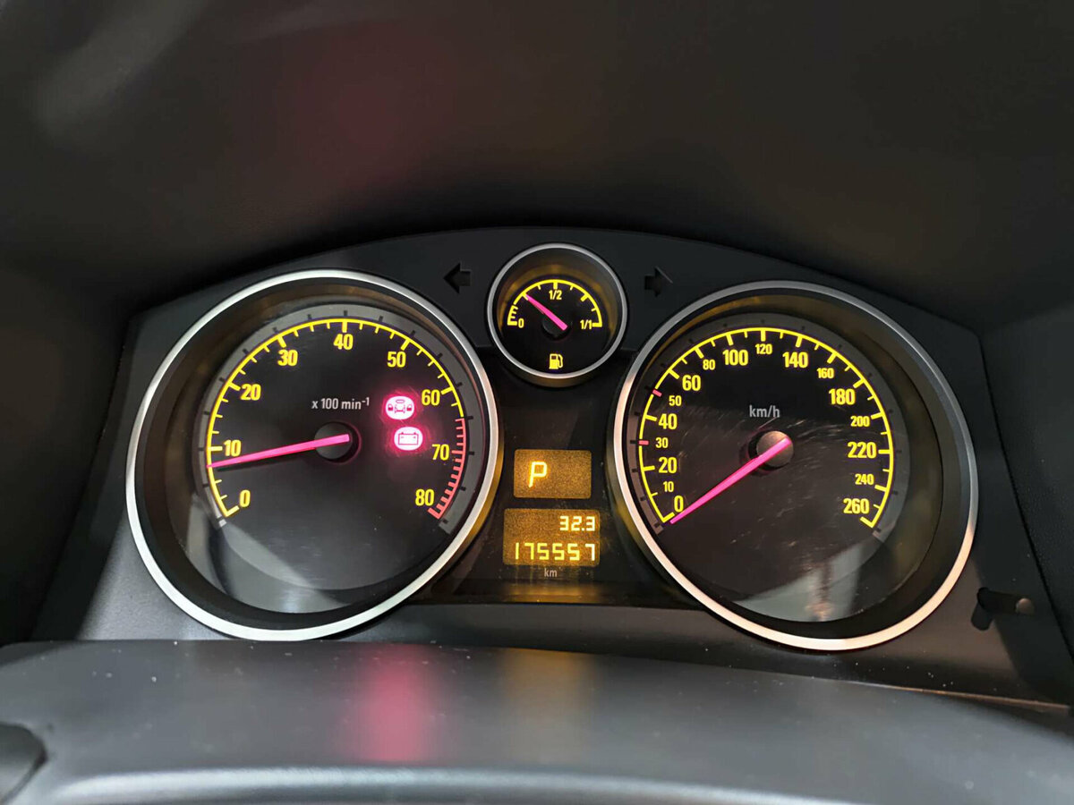 Б/У Опель Астра 2012 года. Фото: #12