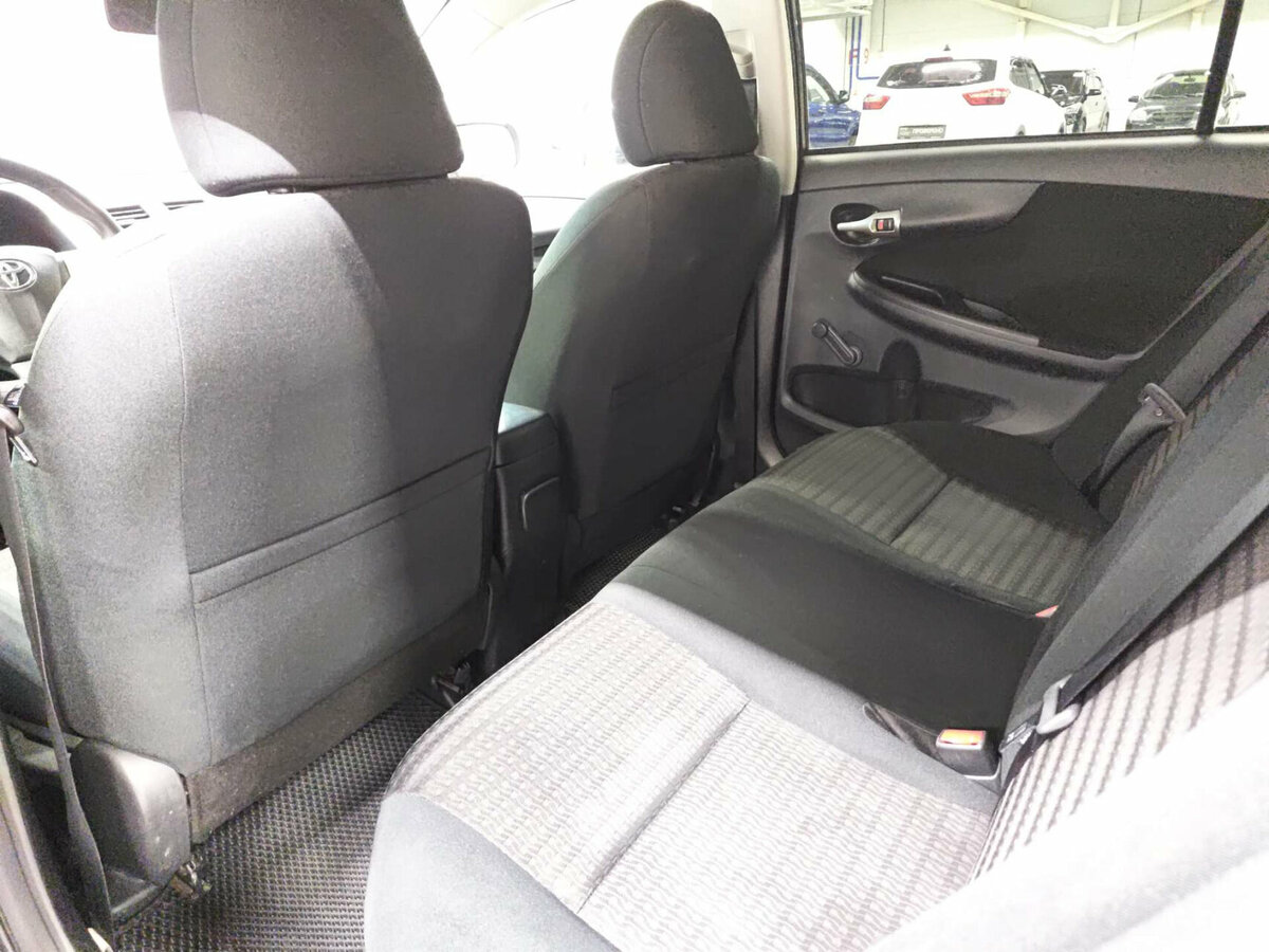 Б/У Тойота Королла 2012 года. Фото: #11