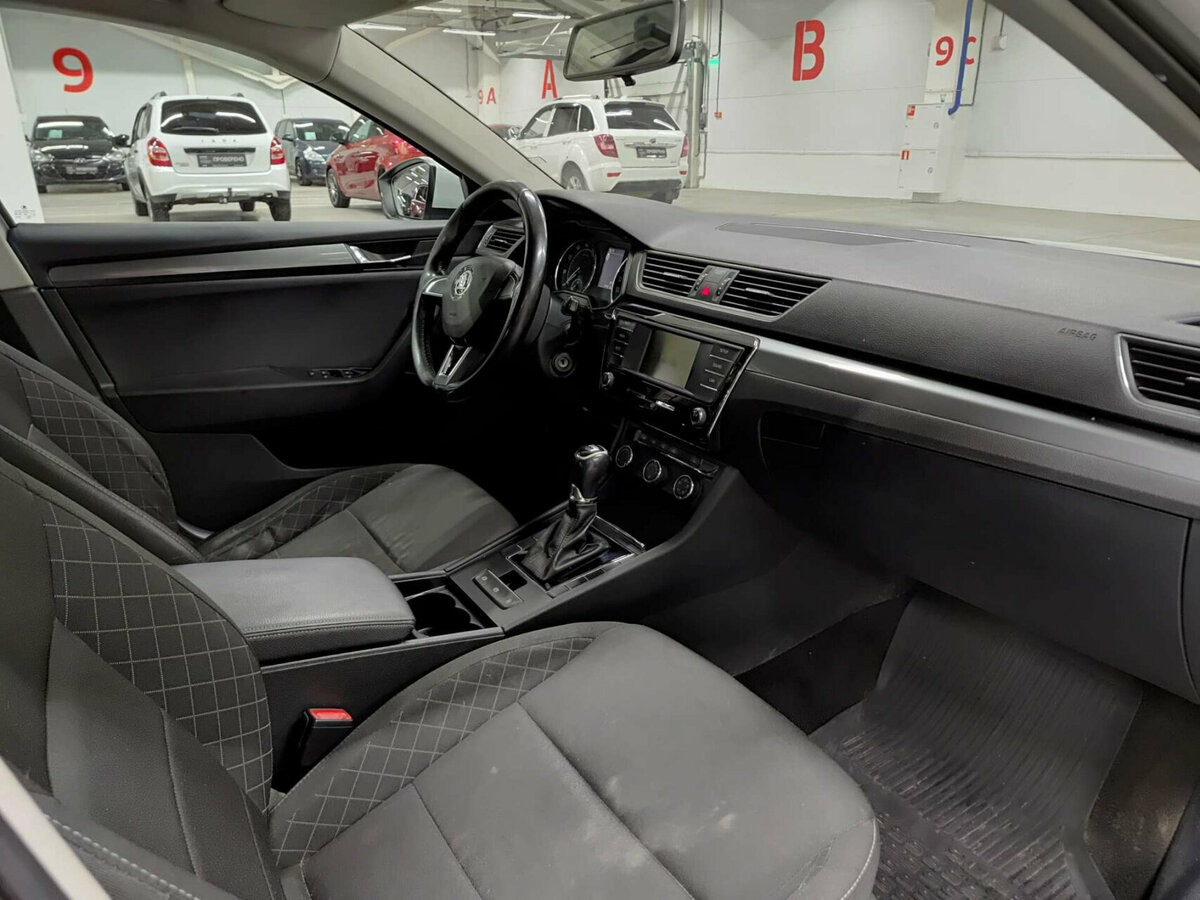 Б/У Шкода Суперб 2016 года. Фото: #10