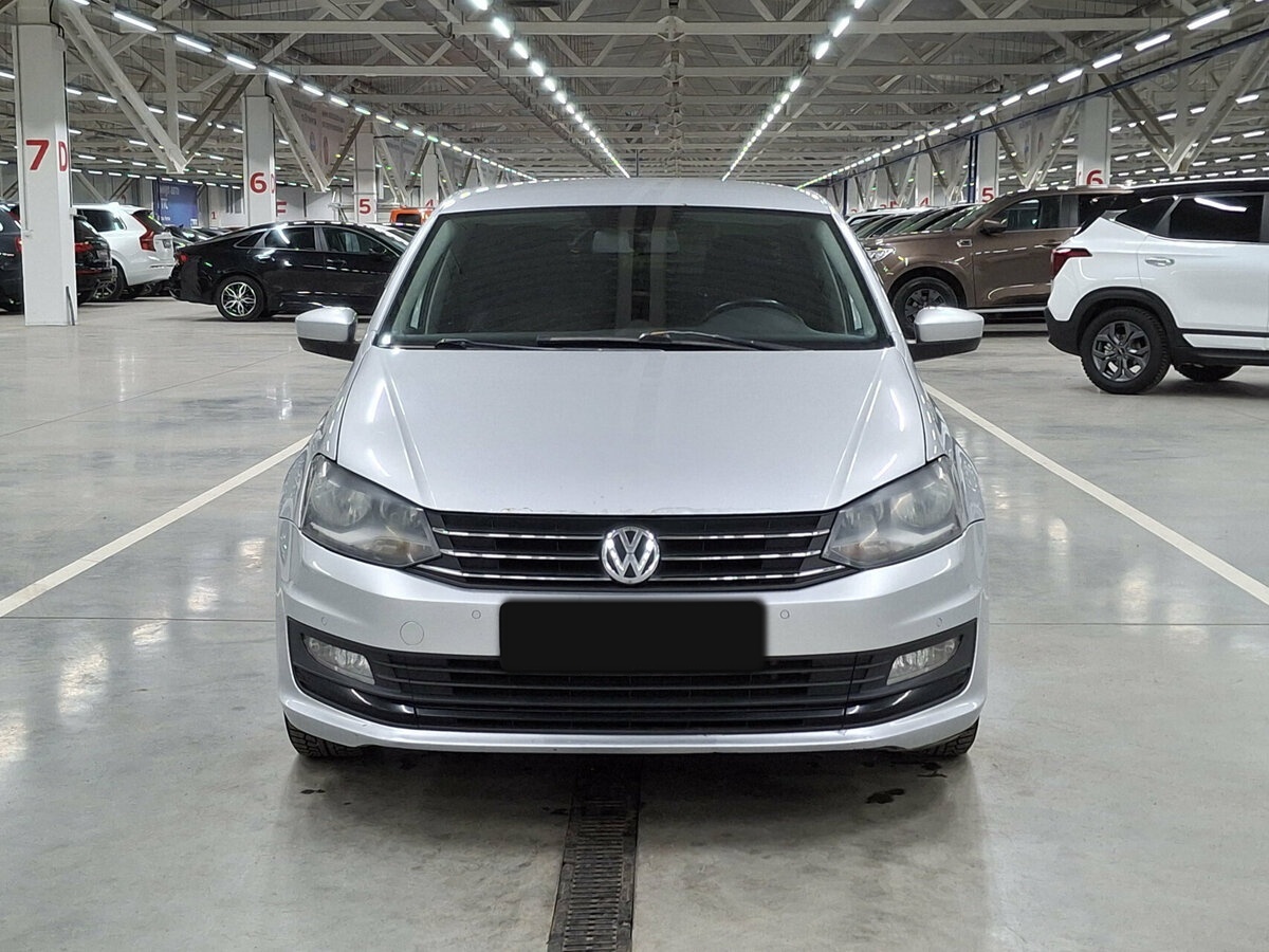 Б/У Фольксваген Поло 2015 года. Фото: #1